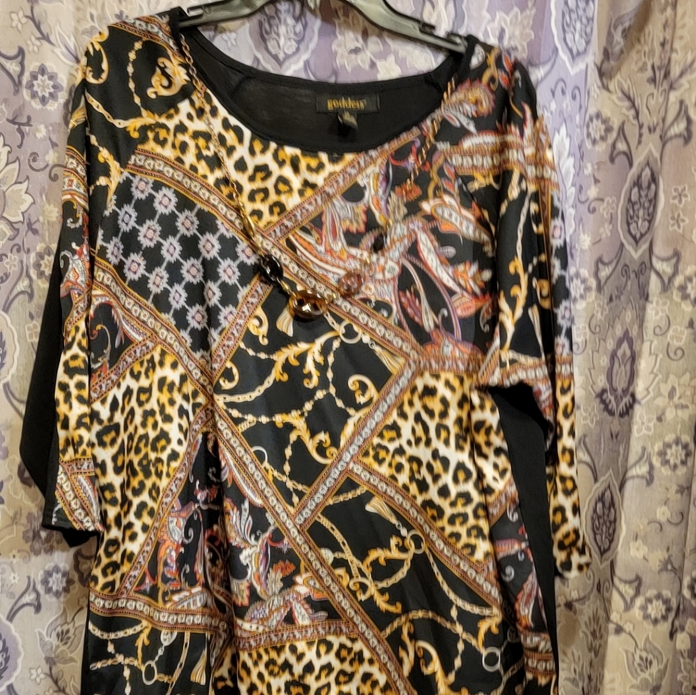 A nice dressy blouse with a built in necklace size xl